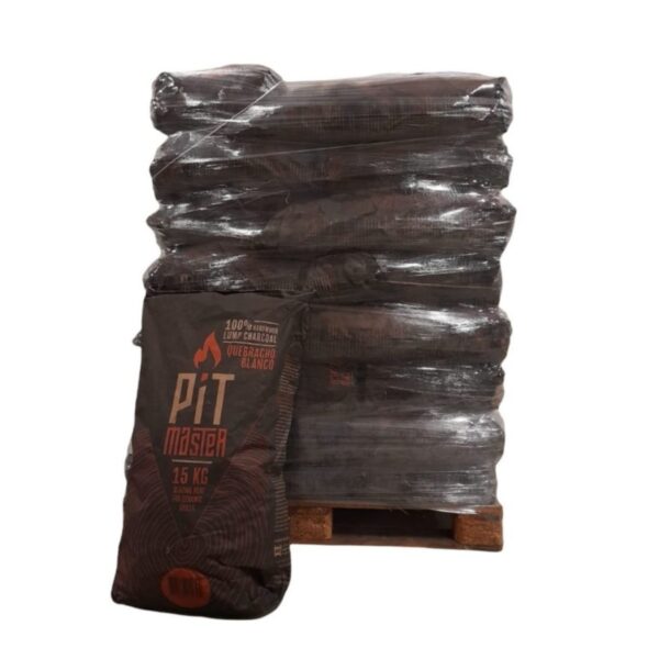 Pitmaster Quebracho houtskool op een pallet met 36 zakken
