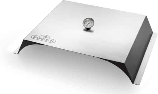 Napoleon Pizza oven RVS accessoire geplaatst op een Freestyle 425 barbecue|