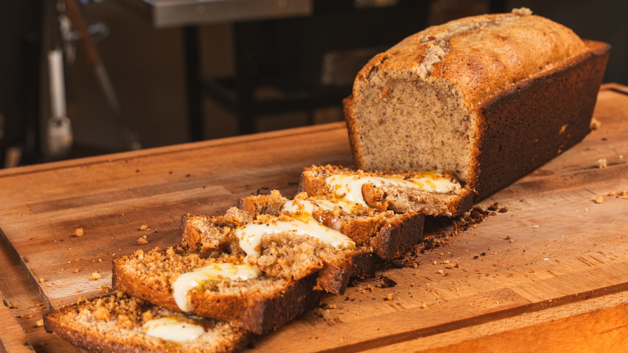 amandelcake met witte chocolademousse
