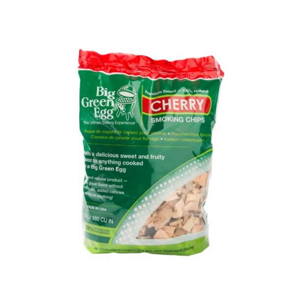Houtsnippers Cherry als smaakmakers in de Big Green Egg.