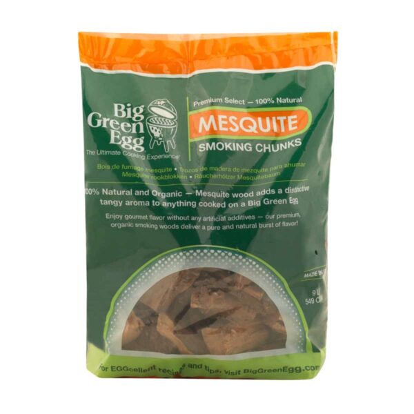 Houtchunks Mesquite als smaakmakers in de Big Green Egg.