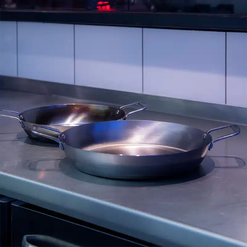 Hot Wok Paellapan 35 cm op aanrecht